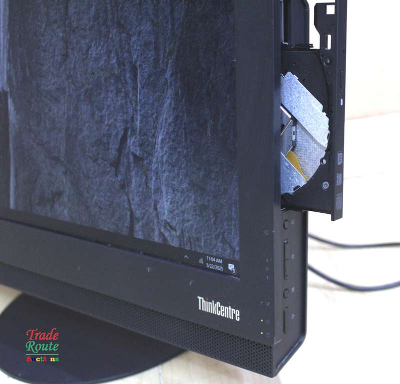 Lenovo M900z AIO All-in-One PC (ThinkCentre) - Type 10F5  - Core i7 24 inch Screen