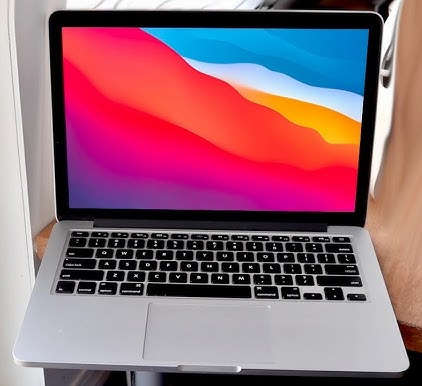Boxed Apple MacBook Pro 13.3-inch  | Core i5 2.6GHz | 8GB RAM | 500GB SSD  ** RETINA DISPLAY *
