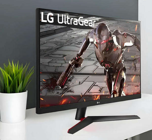 LG UltraGear 32GN600 31.5" QHD 2560 x 1440 Gaming Monitor