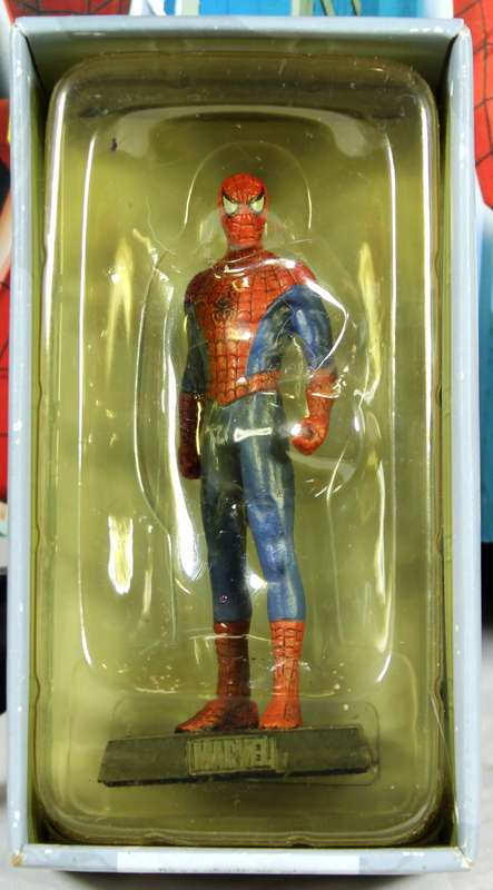 Marvel comics - lead, hand painted figurine with book - Spider-man #1