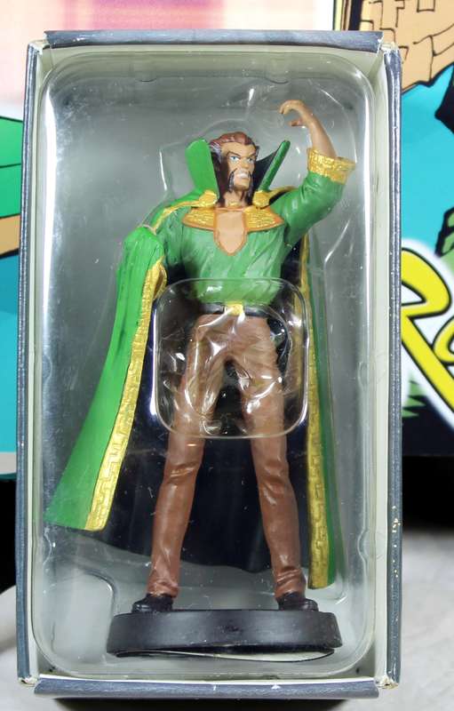 DC comics - lead, hand painted figurine with book - Ra's al Ghul #10