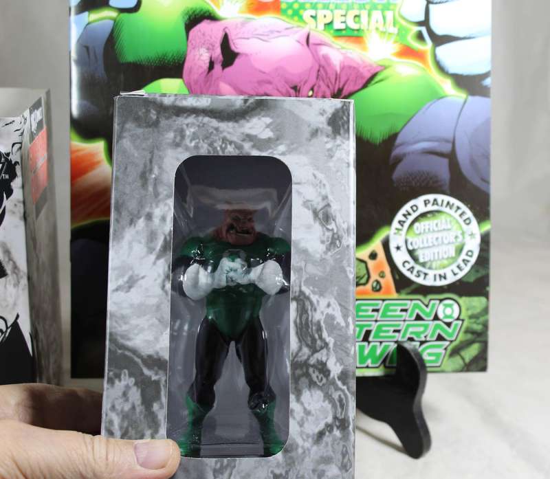 DC comics Super Hero special - lead, hand painted figurine and book - Kilowog