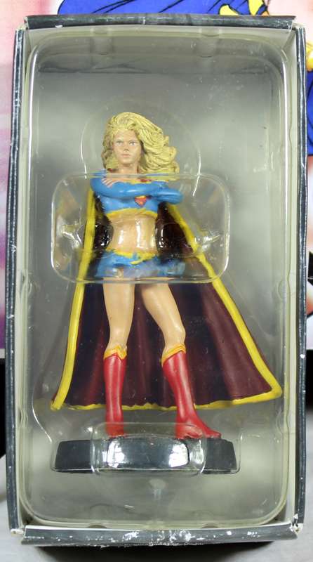 DC comics - lead, hand painted figurine with book - Supergirl (Kara Zor-El) #14