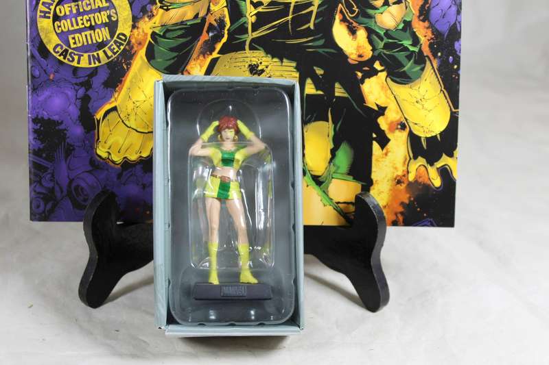 Marvel Classic - lead, hand painted figurine and book - Marvel Girl #145