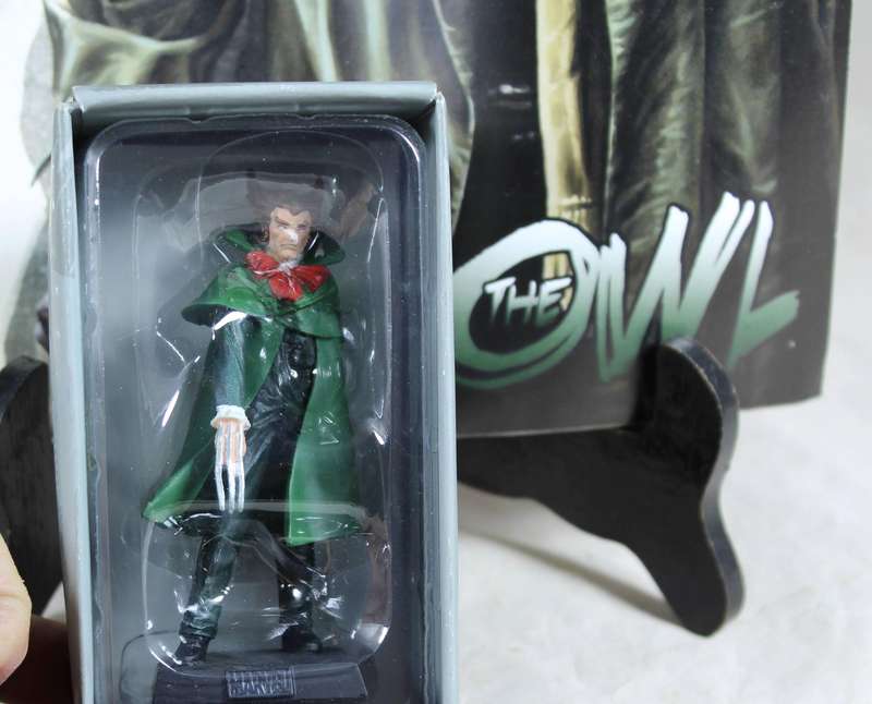 Marvel Classic - lead, hand painted figurine and book - Owl #183