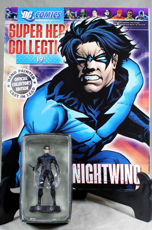 DC comics - lead, hand painted figurine with book - Nightwing #19