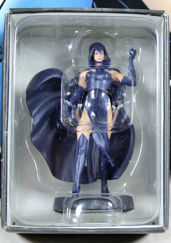 DC comics - lead, hand painted figurine with book - Raven #21