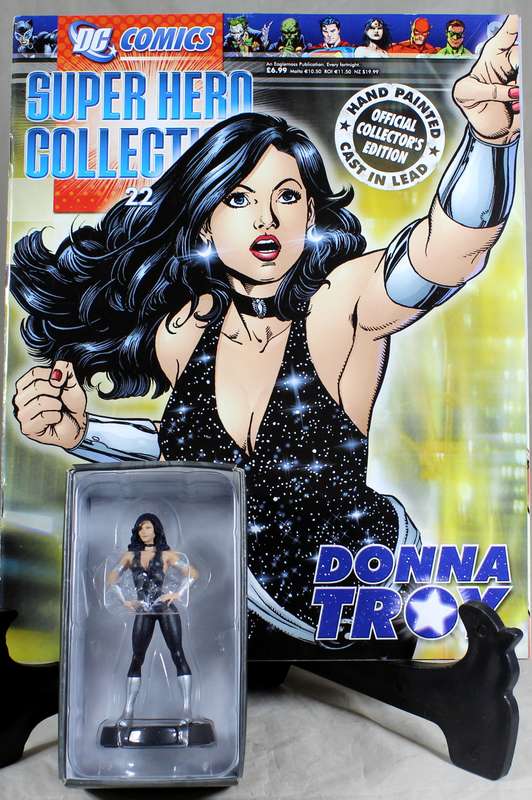 DC comics - lead, hand painted figurine with book - Donna Troy #22