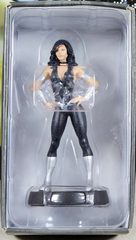 DC comics - lead, hand painted figurine with book - Donna Troy #22