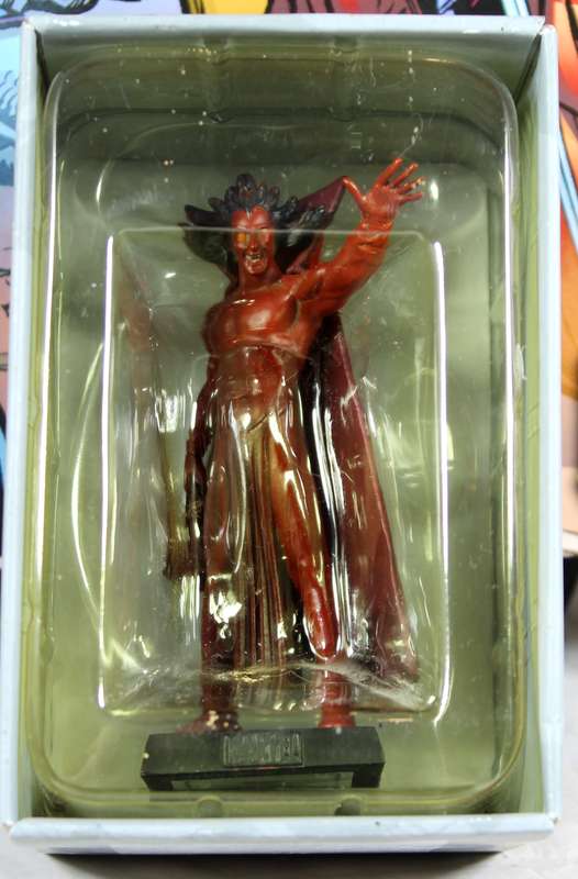 Marvel comics - lead, hand painted figurine with book - Mephisto #24