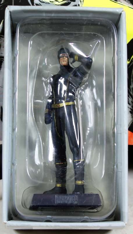 Marvel comics - lead, hand painted figurine with book - Cyclops #25