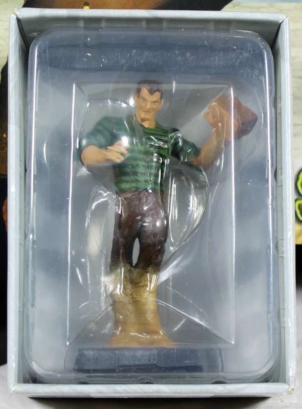 Marvel comics - lead, hand painted figurine with book - Sandman #27
