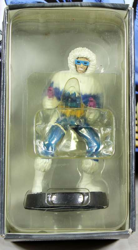 DC comics - lead, hand painted figurine with book - Captain Cold #30