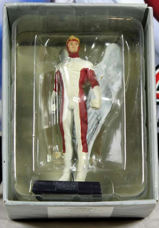 Marvel comics - lead, hand painted figurine with book - Angel #31