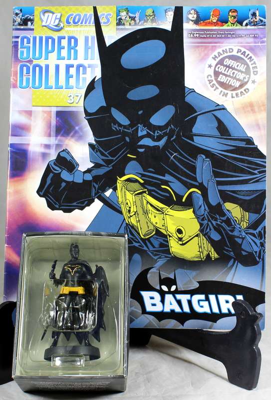 DC comics - lead, hand painted figurine with book - Batgirl (Cassandra Cain) #37