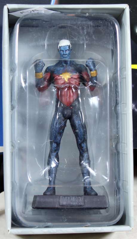 Marvel comics - lead, hand painted figurine with book - Captain Marvel #46