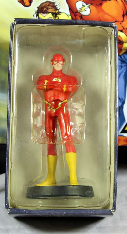 DC comics - lead, hand painted figurine with book - The Flash (Wally West) #5