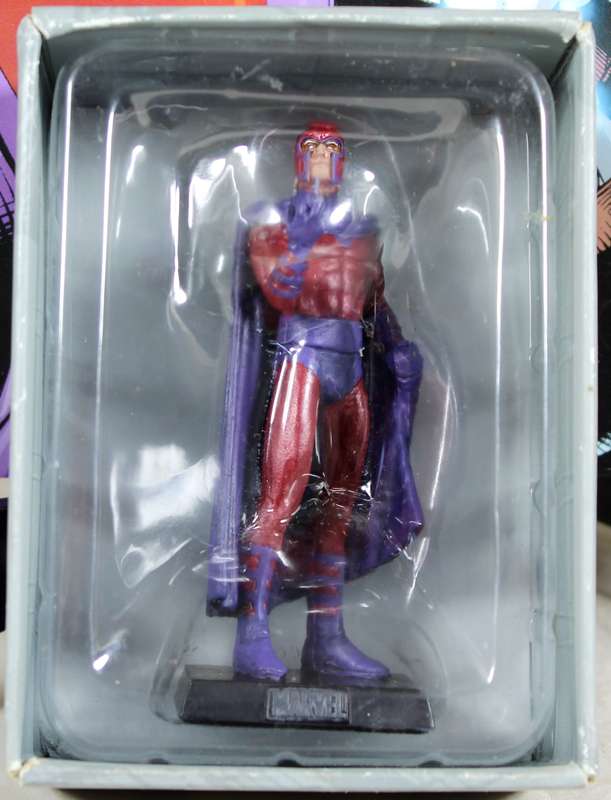 Marvel comics - lead, hand painted figurine with book - Magneto #5