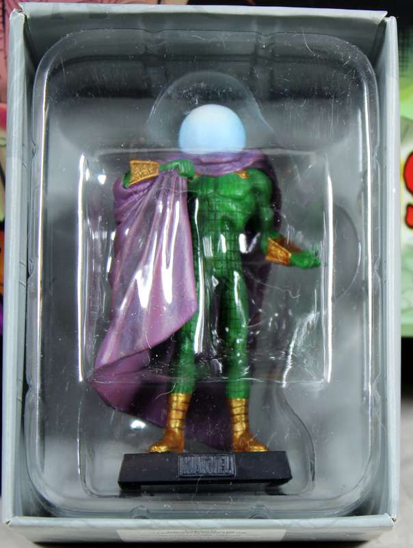 Marvel comics - lead, hand painted figurine with book - Mysterio #57