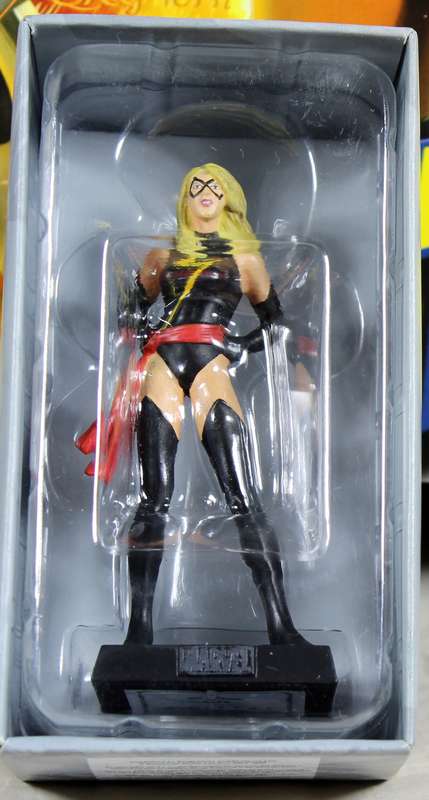 Marvel comics - lead, hand painted figurine with book - Ms. Marvel #76