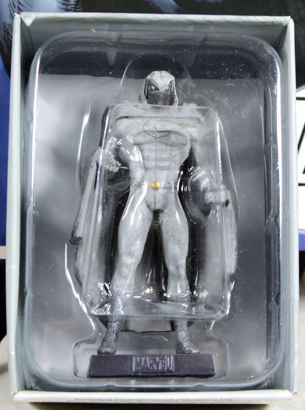 Marvel comics - lead, hand painted figurine with book - Moon Knight #82
