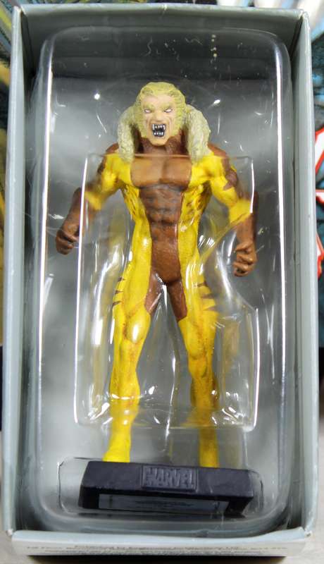 Marvel comics - lead, hand painted figurine with book - Sabretooth #84