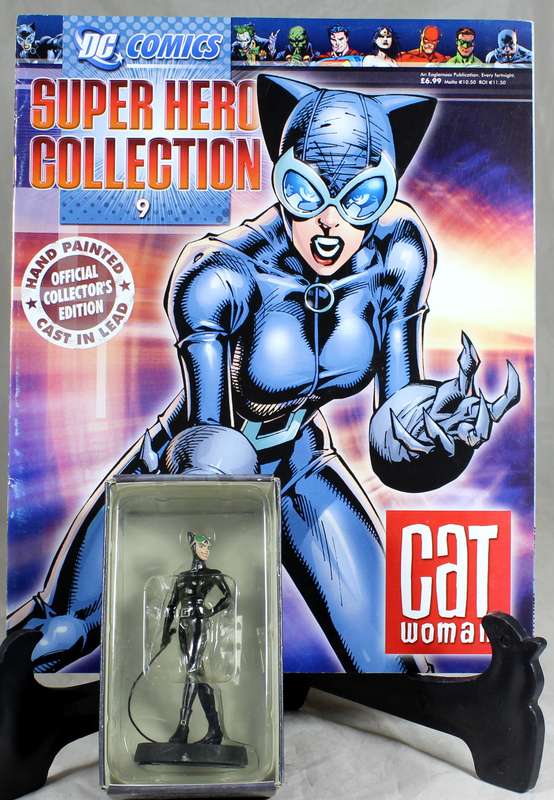 DC comics - lead, hand painted figurine with book - Catwoman #9