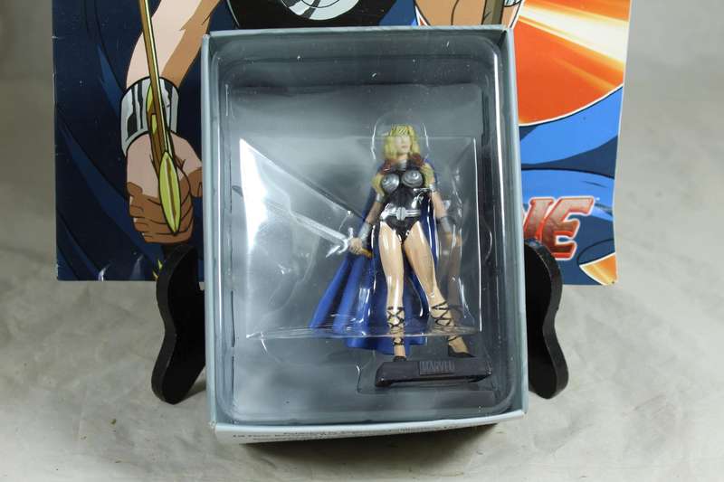 Marvel Classic - lead, hand painted figurine and book - Valkyrie #93