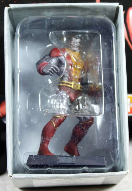 Marvel comics - lead, hand painted figurine with book - Colosus (special edition)