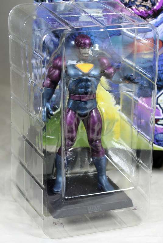 Marvel comics - lead, hand painted figurine with book - Sentinel (special edition)