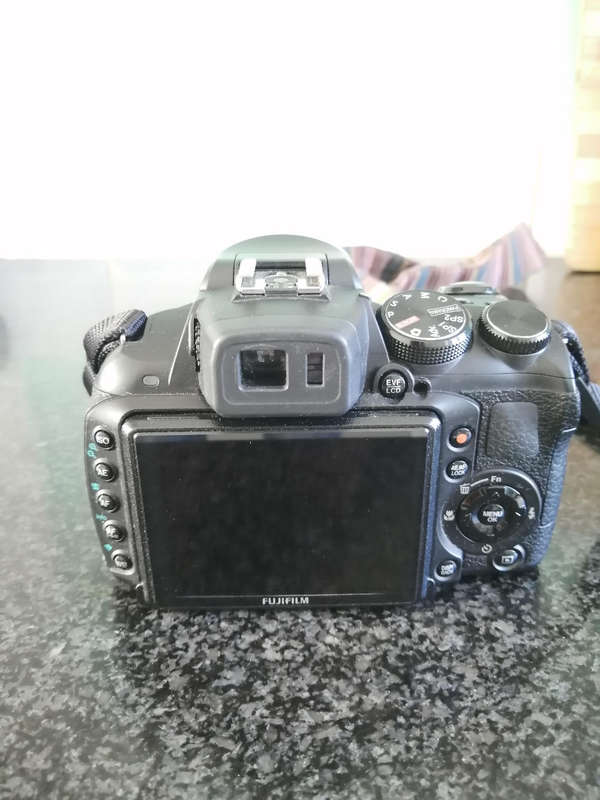 Fujifilm Finepix HS-28