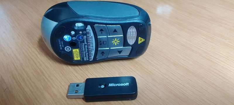Microsoft Bluetooth Wireless Laser Mouse 8000