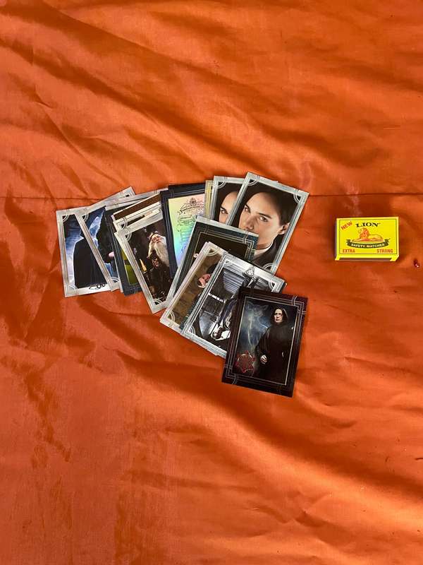 28 Harry Potter collectible trading cards