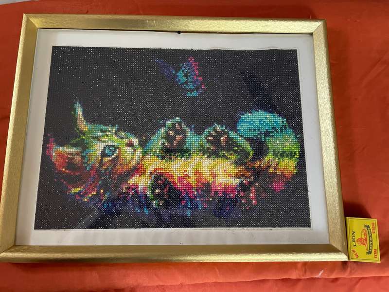 Diamond art picture of cat - completed and with beautiful frame