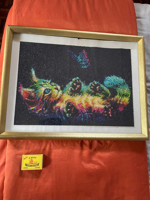 Diamond art picture of cat - completed and with beautiful frame