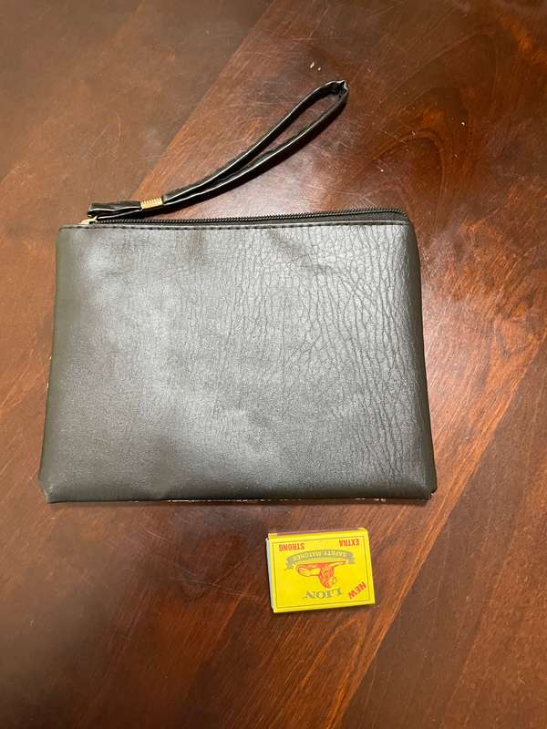 Diamond art purse with picture of cat (complete)