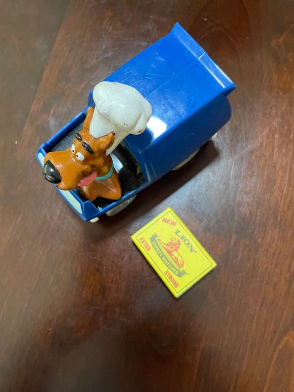 Scooby doo in vehicle toy