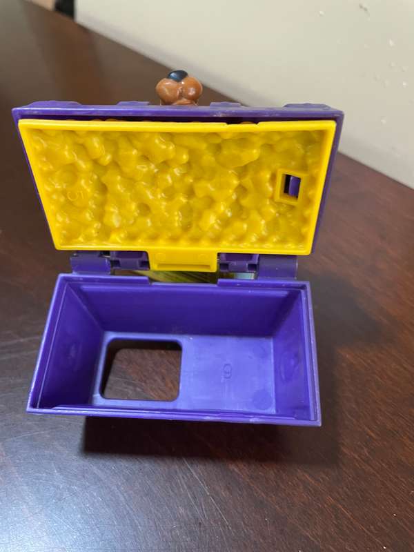 Scooby doo chest toy
