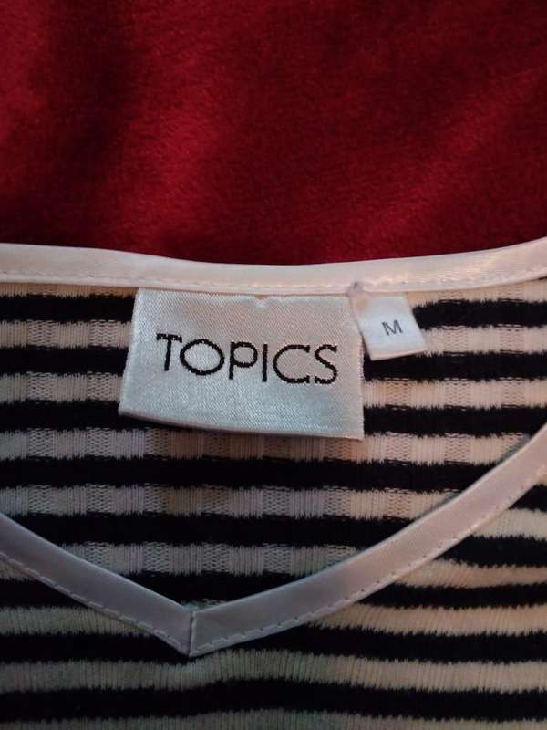 Black and white shirt Size M Topics