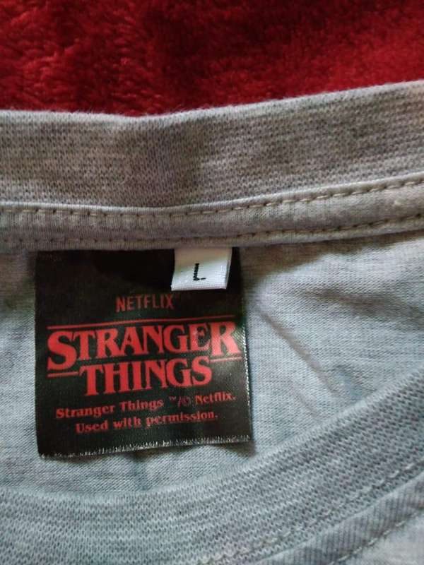 Stranger Things Hawkins High School T-shirt Size L