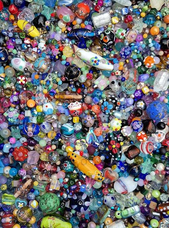 4Kg  Mixed / Assorted Beads +/- 6500pcs