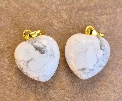 *Clearance Sale*1pc Natural /  Howlite /  Gold Tone / Heart Shape Pendant