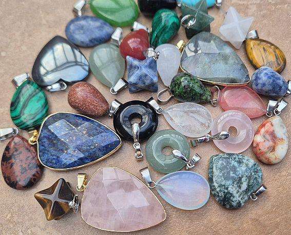 30pcs Assorted   / Natural / Synthetic  / Gemstone Pendants