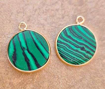 *Clearance Sale*1 pc Synthetic  / Malachite / Flat Round / Gold Tone  Pendant  /
