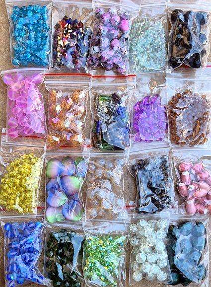 300 Packets Assorted  Beads //  Findings//Bid Per Packet // +/- 4.1Kg