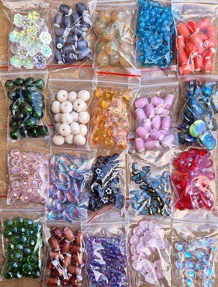 300 Packets Assorted  Beads //  Findings//Bid Per Packet // +/- 4.1Kg