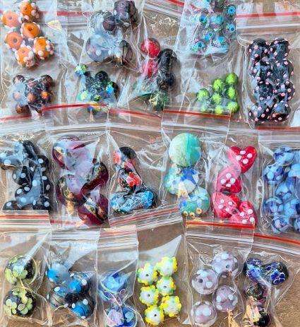 300 Packets Assorted  Beads //  Findings//Bid Per Packet // +/- 4.4Kg