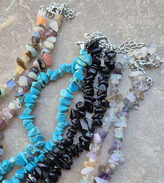 4 Pcs  Natural  / Synthetic Gemstone / Chips  Beaded  Necklace / Alloy Lobster  +/-38 cm