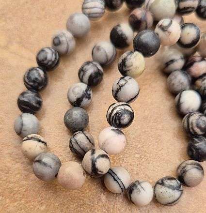 *Clearance Sale*1 Strand   (+/-6mm)  / Natural /Black Silk Stone/Netstone / Round Beads / +/- 64pcs