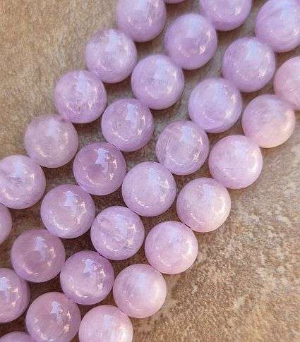 *Clearance Sale*1 Strand x (8mm) Natural / Kunzite / Grade AA / Round  Beads +/-48pcs